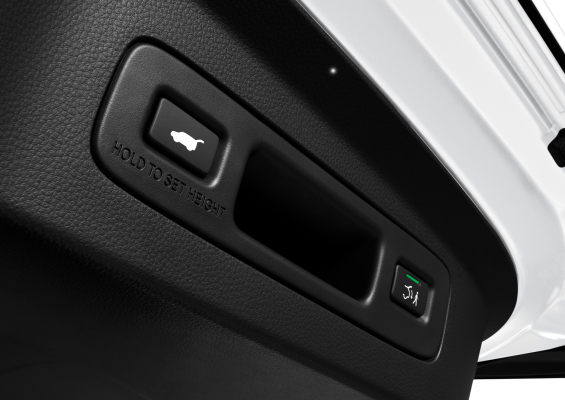 HANDS‑FREE POWER TAILGATE WITH WALKAWAY CLOSE