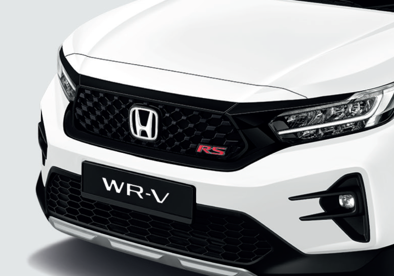 FRONT GRILLE WITH RS EMBLEM